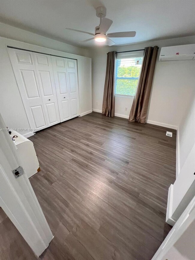 Building Photo - 2901 SW 58th St