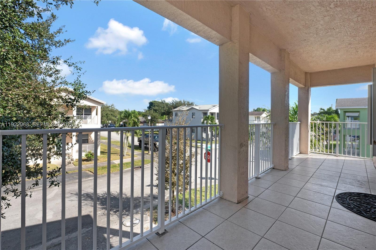 Building Photo - 5610 SW 43rd St