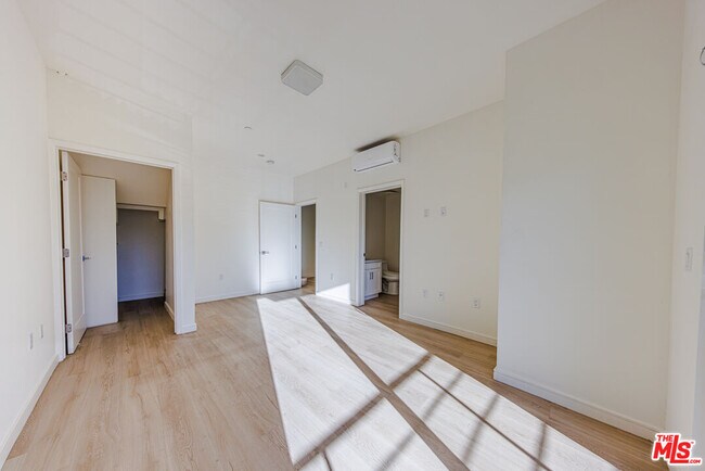 Building Photo - 1187 Crenshaw Blvd