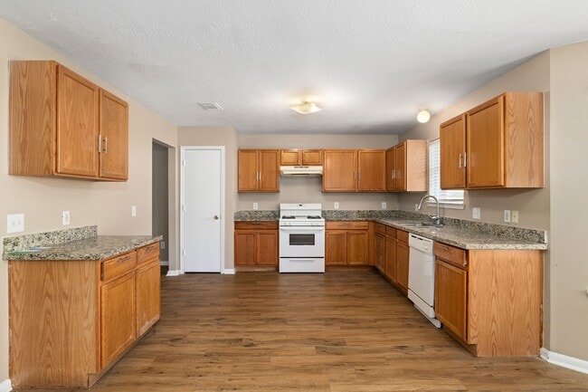 Building Photo - 16126 Taloncrest Dr