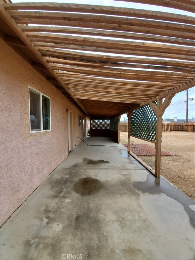 Building Photo - 8443 Great Cir Dr