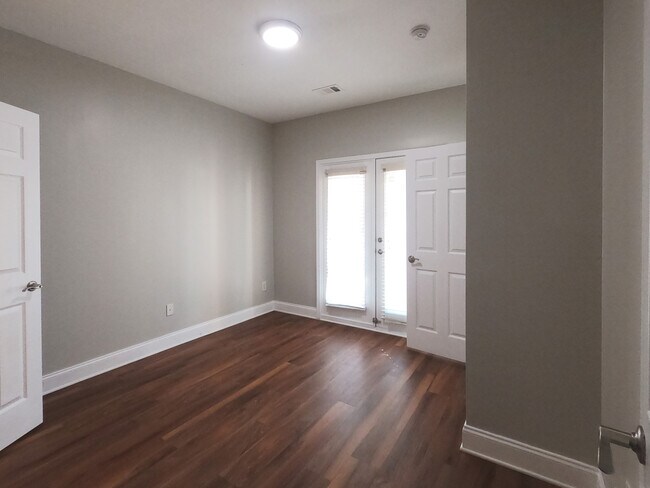 Building Photo - 213 16th St NW