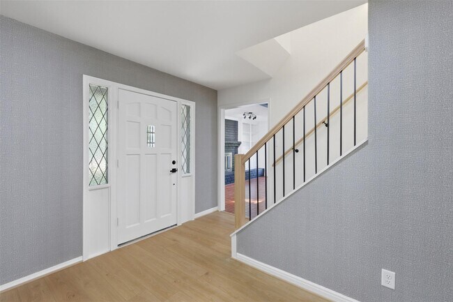 Building Photo - 3930 Cypress Hill Dr