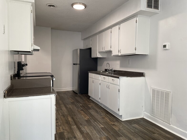 Longleaf with Stainless Appliances - Columbia Rising Apartments