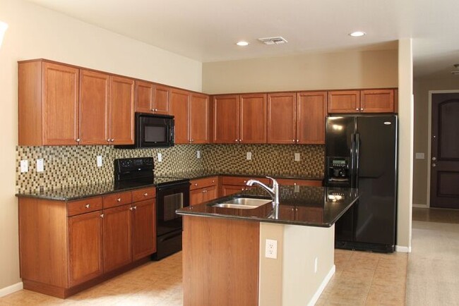 Building Photo - Great Gilbert Location!