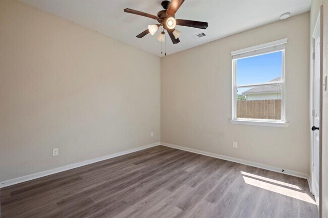 Building Photo - 22407 Emerald Point Ln