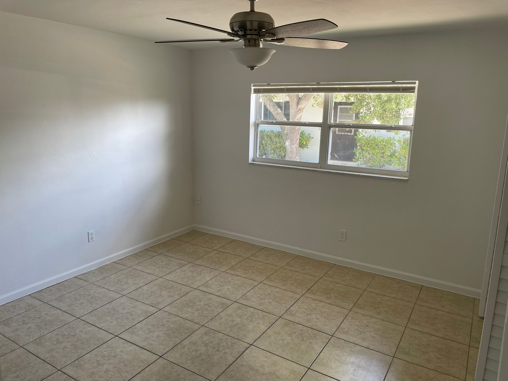 Building Photo - 627 92nd Ave N