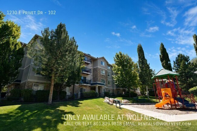 Building Photo - 1230 Privet Dr