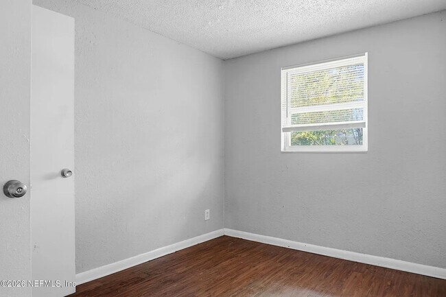 Building Photo - 5829 Ensenada Rd