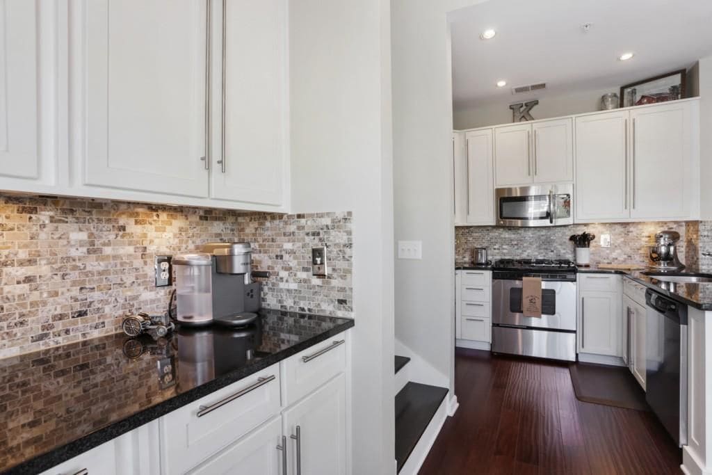 Building Photo - 4246 River Green Dr NW