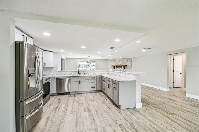 Building Photo - 13909 Berkowitz Ave