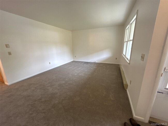 Building Photo - 5 Parkview Ct