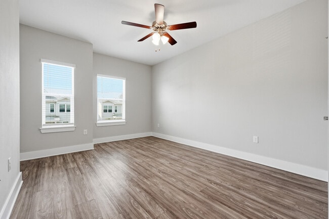 Building Photo - 246 N Sand Palm Rd