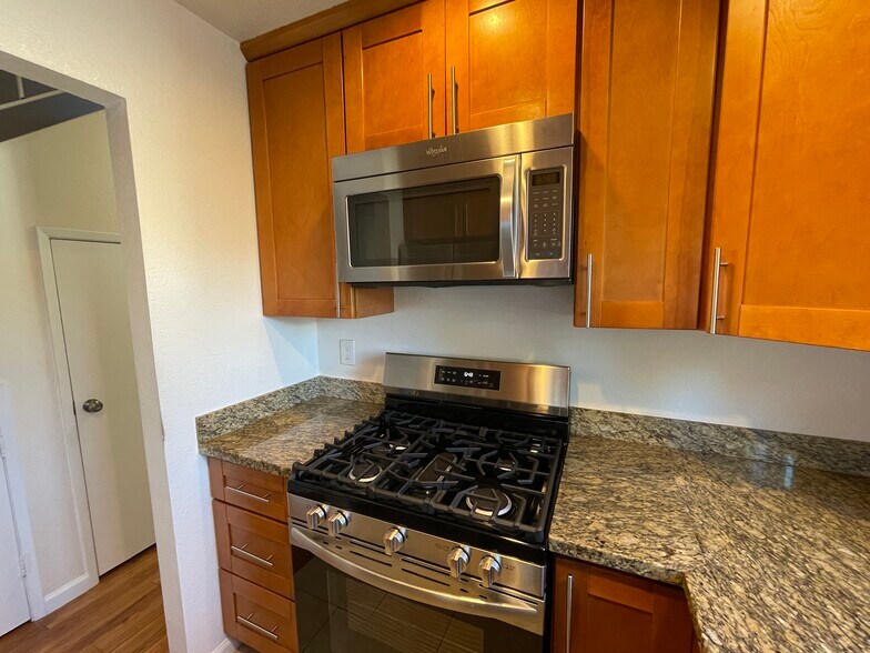Kitchen - 1705 Monroe St