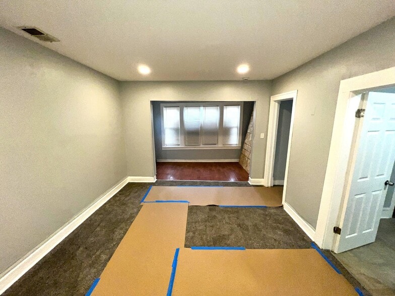 Building Photo - 6755 S Throop St