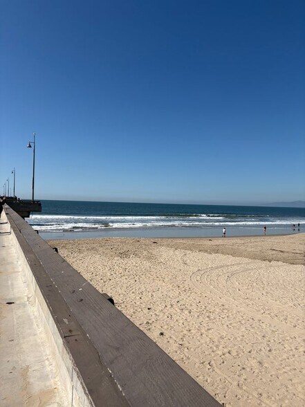 Building Photo - 2425 Ocean Ave