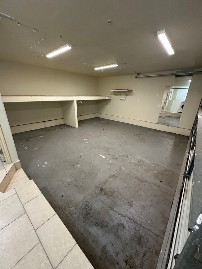 Building Photo - 2703 Gates Ave