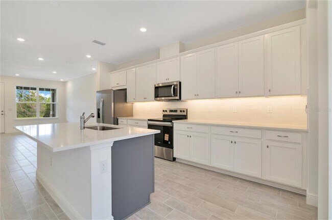 Building Photo - 13120 Serene Glade Rd