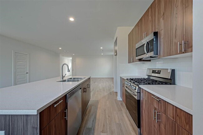 Building Photo - 3510 Contempo Dr