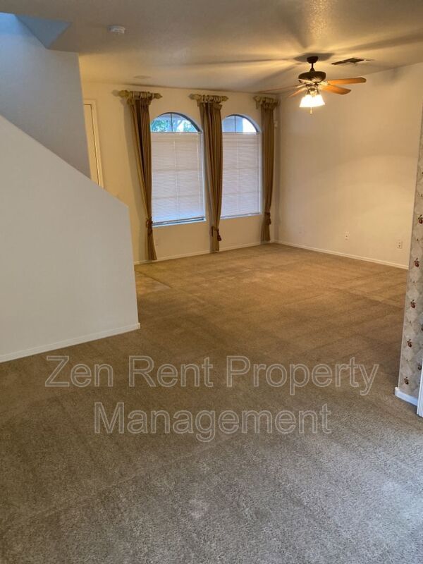 Building Photo - 1320 S Providence Cir