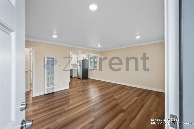 Building Photo - 523 Page St