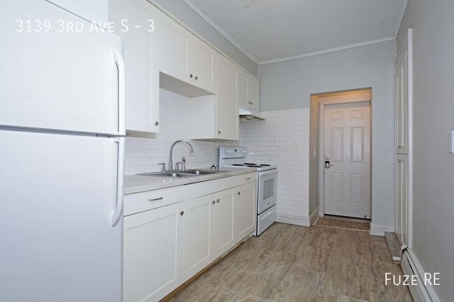 Building Photo - 3139 3rd Ave S
