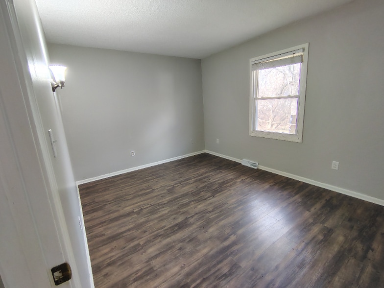 Building Photo - 2634 Randall Ave NW