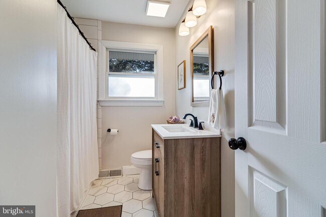 Building Photo - 40905 Spring House Ln