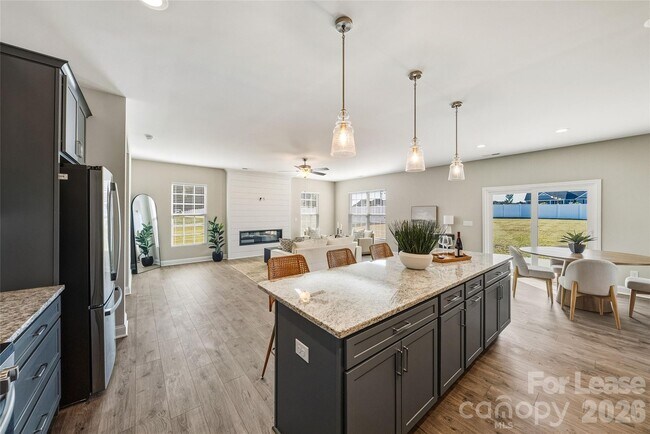 Building Photo - 11507 Vly Oaks Ln