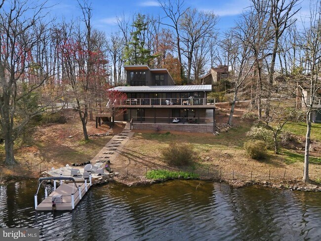 Building Photo - 11216 S Shore Rd