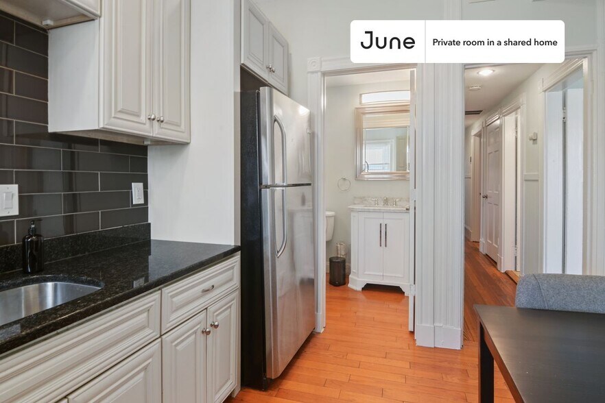 Building Photo - Room in Shared 4 bed/1.5 bath home
