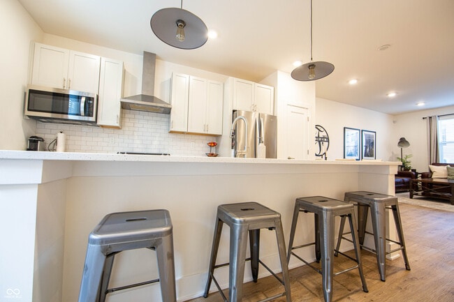 Building Photo - 743 Bates St