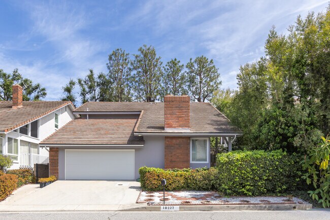 Building Photo - 10227 S Autumn Leaf Cir