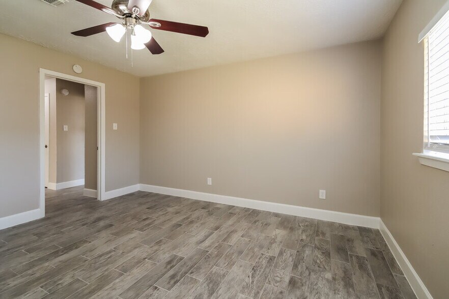 Building Photo - 1814 Pilgrims Point Dr