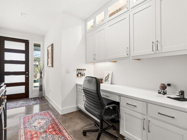 Building Photo - 3711 Garden Villa Ln