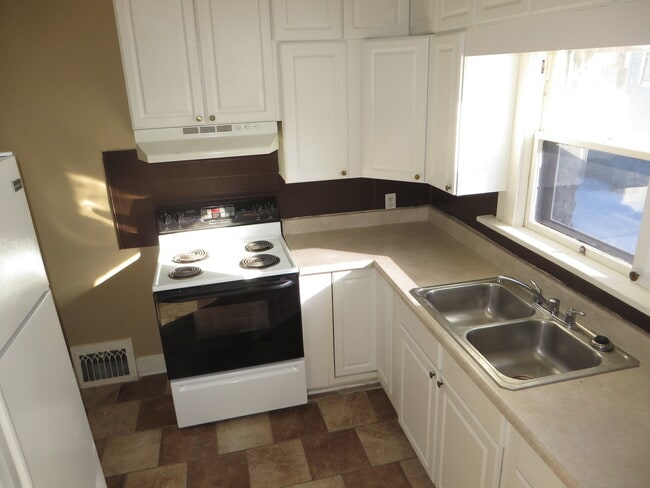 Building Photo - 1114 Rockhill St