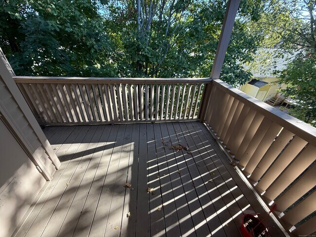 Building Photo - 495 Vincelette St