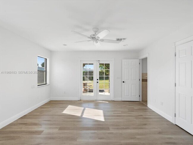 Building Photo - 8 SW 11th St