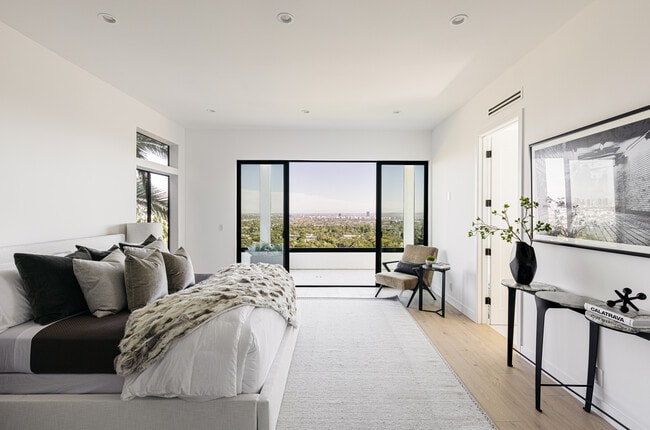 Building Photo - 7866 Fareholm Dr