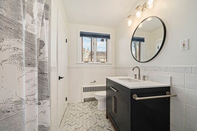 Building Photo - 66 Roosevelt Rd