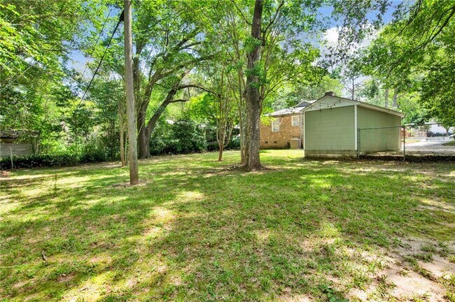 Building Photo - 309 Border Dr W