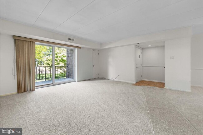 Building Photo - 81 Oakridge Dr