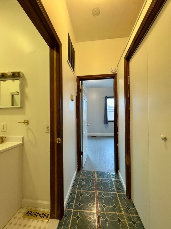 Building Photo - Apartment Units in Station North, MD!