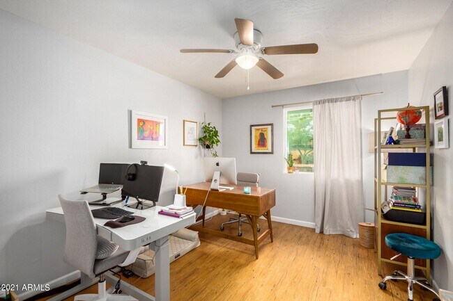 Building Photo - 3809 W Cholla St