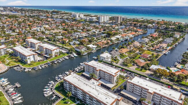 Building Photo - 931 Gardenia Dr