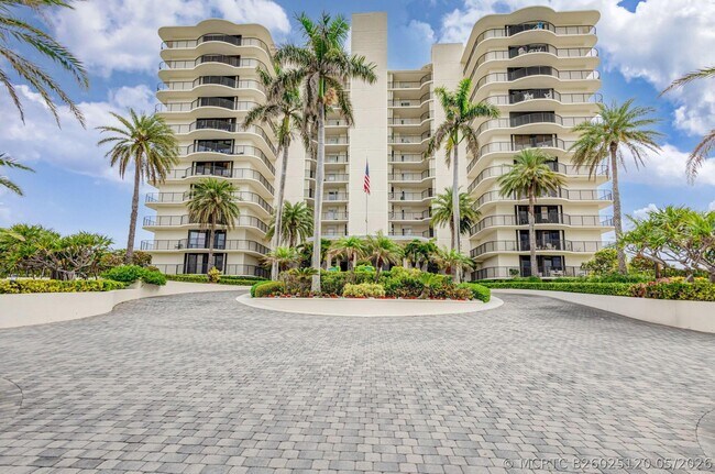 Building Photo - 400 S Beach Rd