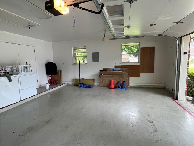 Building Photo - 603 Greenfield Cove