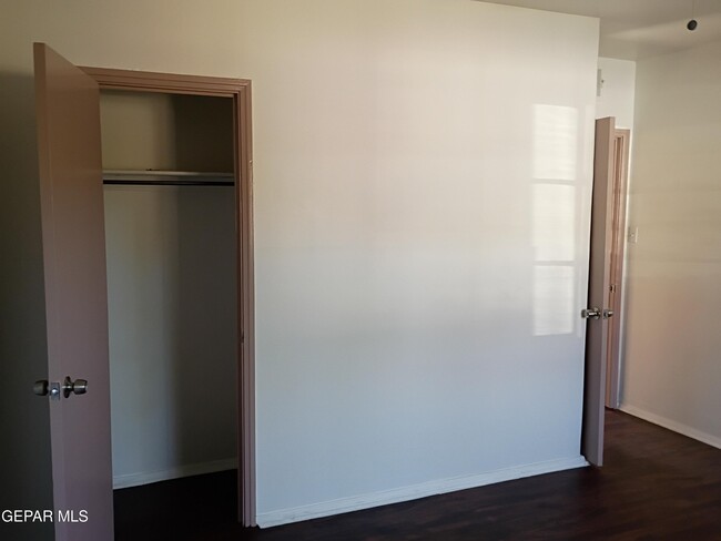 Building Photo - 4704 Clifton Ave