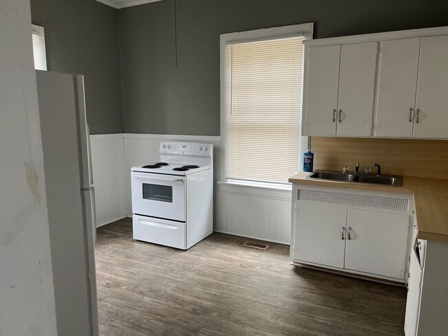 Building Photo - Large 3 Bedroom Home in Edgecombe County -...