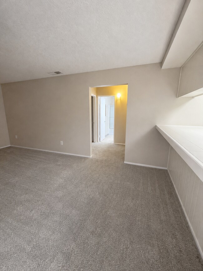 Building Photo - 2705 Villalovos Ct